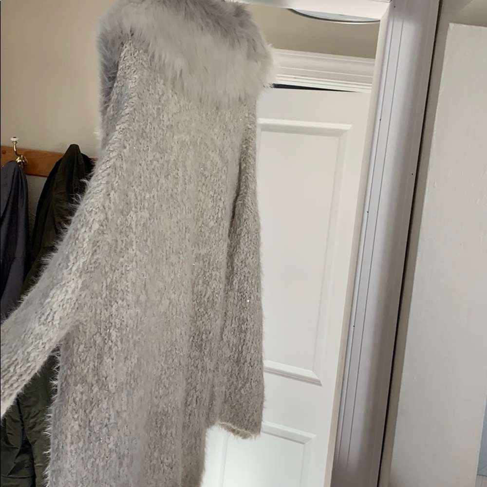 Sweater - Picture 6 of 8